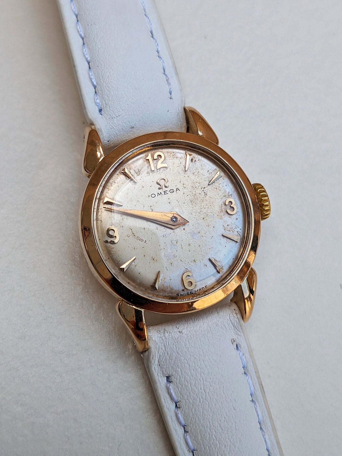 Omega femme mécanique dorée (circa 1950)