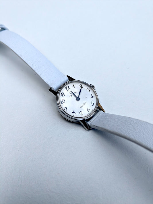 Omega Genève femme cadran argent (circa 1950)