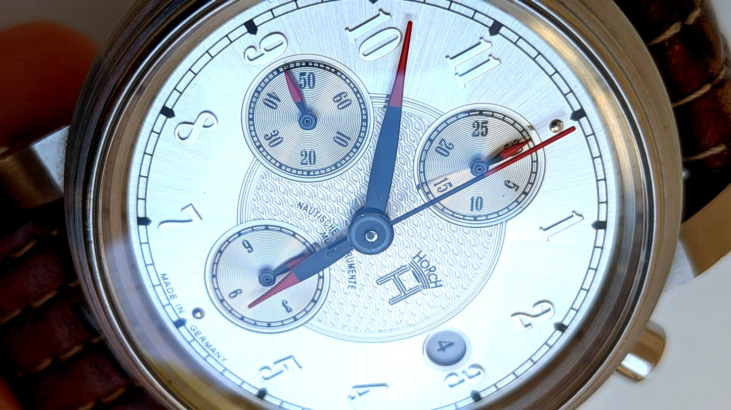 Mühle-Glashütte Horch 853 gros plan, cadran guilloché, compteurs chrono et signature Horch, chronographe allemand