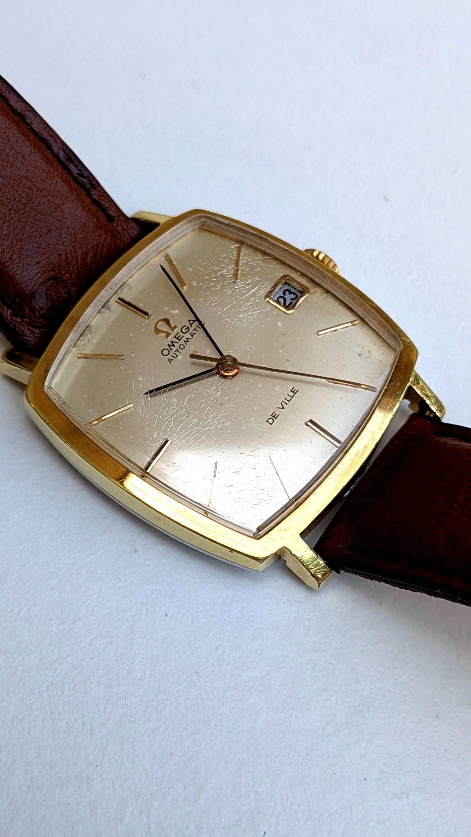 Omega De Ville Automatic — vue 3